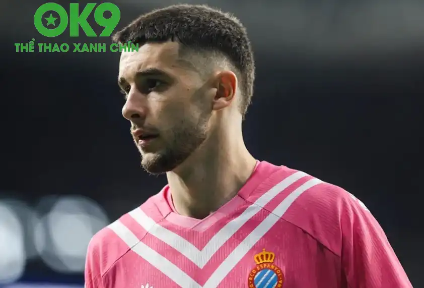 Joan Garcia cũng đang được Barcelona để mắt đến Joan Garcia cũng đang được Barcelona để mắt đến